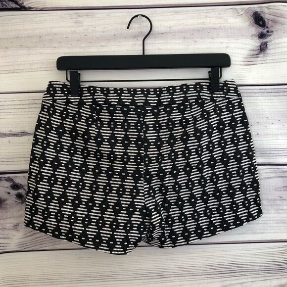 Old Navy Black & White Patterned Shorts Size 2 - Picture 2 of 8